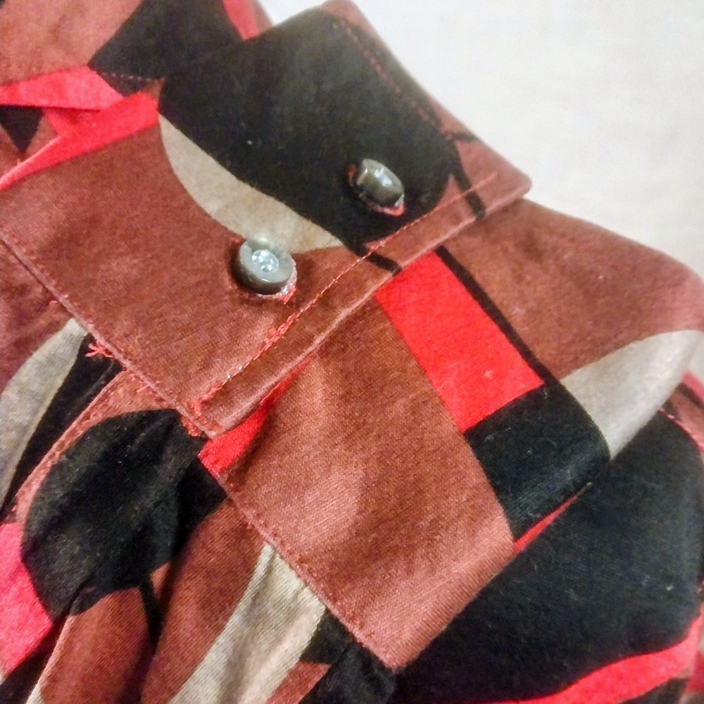 Graphic print button-up shirt - Picture 3 of 4